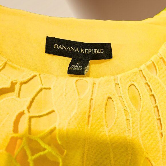 Banana Republic Yellow Floral Cutout Shift Dress | Size 2 | NWT - Picture 4 of 4